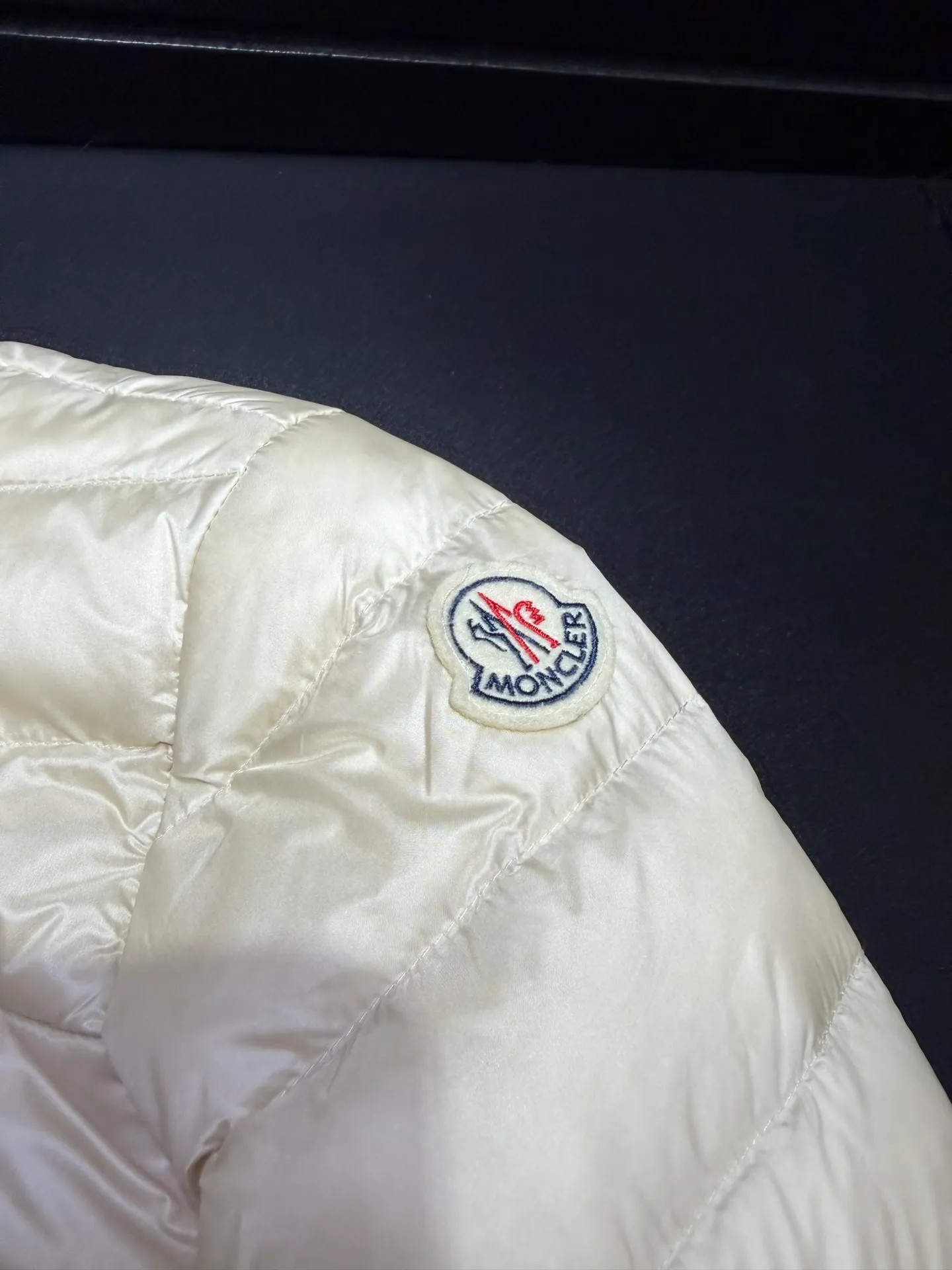 Moncler Same Style Lans Same Style ， 。 ， ; ， ， ， ：Black Khaki Beige Light Blue Light Pink White Size：1234